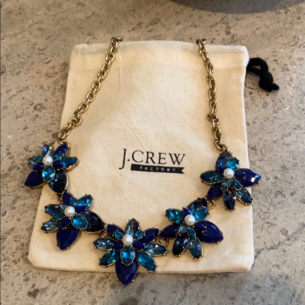 J. Crew Pearl Bee Statement Necklace. - Picture 4 of 6